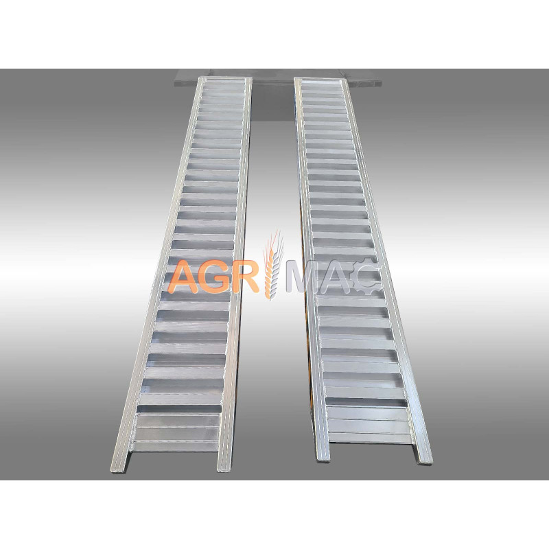 2 Ράμπες αλουμινίου μήκους 2500mm για λαστιχοφόρο ή ερπυστριοφόρο μηχάνημα απόβαρου 3000kg